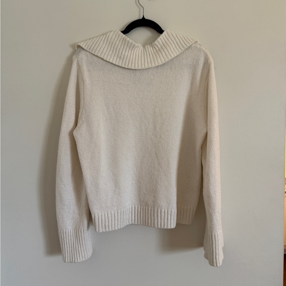 Abercrombie sweater - Picture 2 of 2